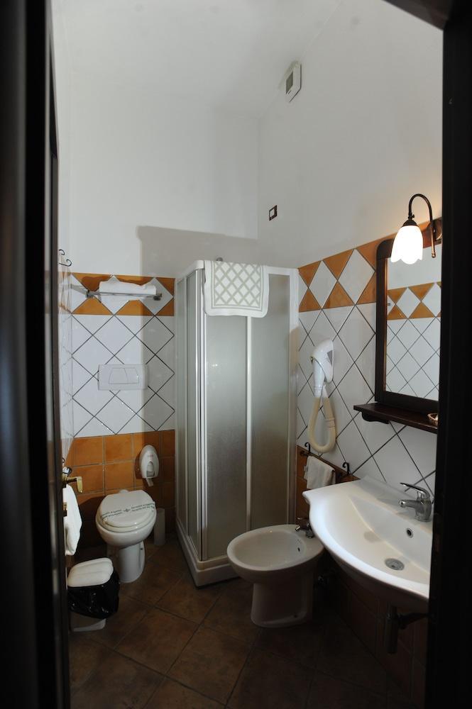 ניקולוסי Hotel Alle Pendici מראה חיצוני תמונה