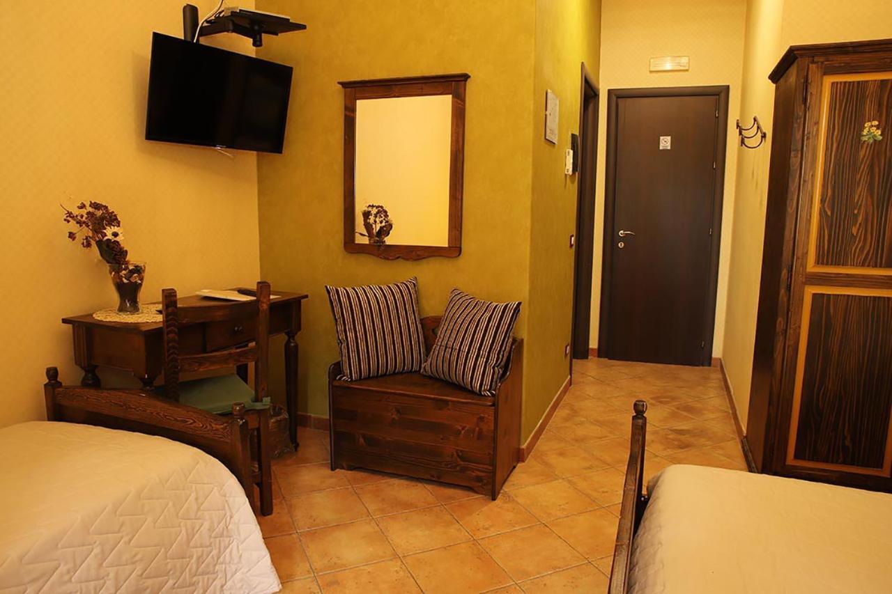 ניקולוסי Hotel Alle Pendici מראה חיצוני תמונה