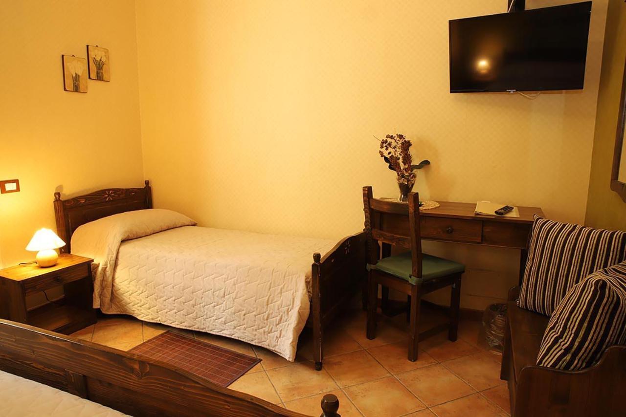 ניקולוסי Hotel Alle Pendici מראה חיצוני תמונה