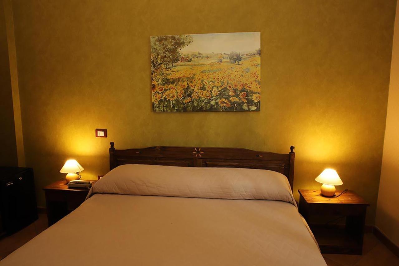 ניקולוסי Hotel Alle Pendici מראה חיצוני תמונה