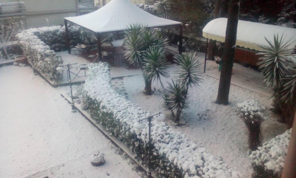 ניקולוסי Hotel Alle Pendici מראה חיצוני תמונה