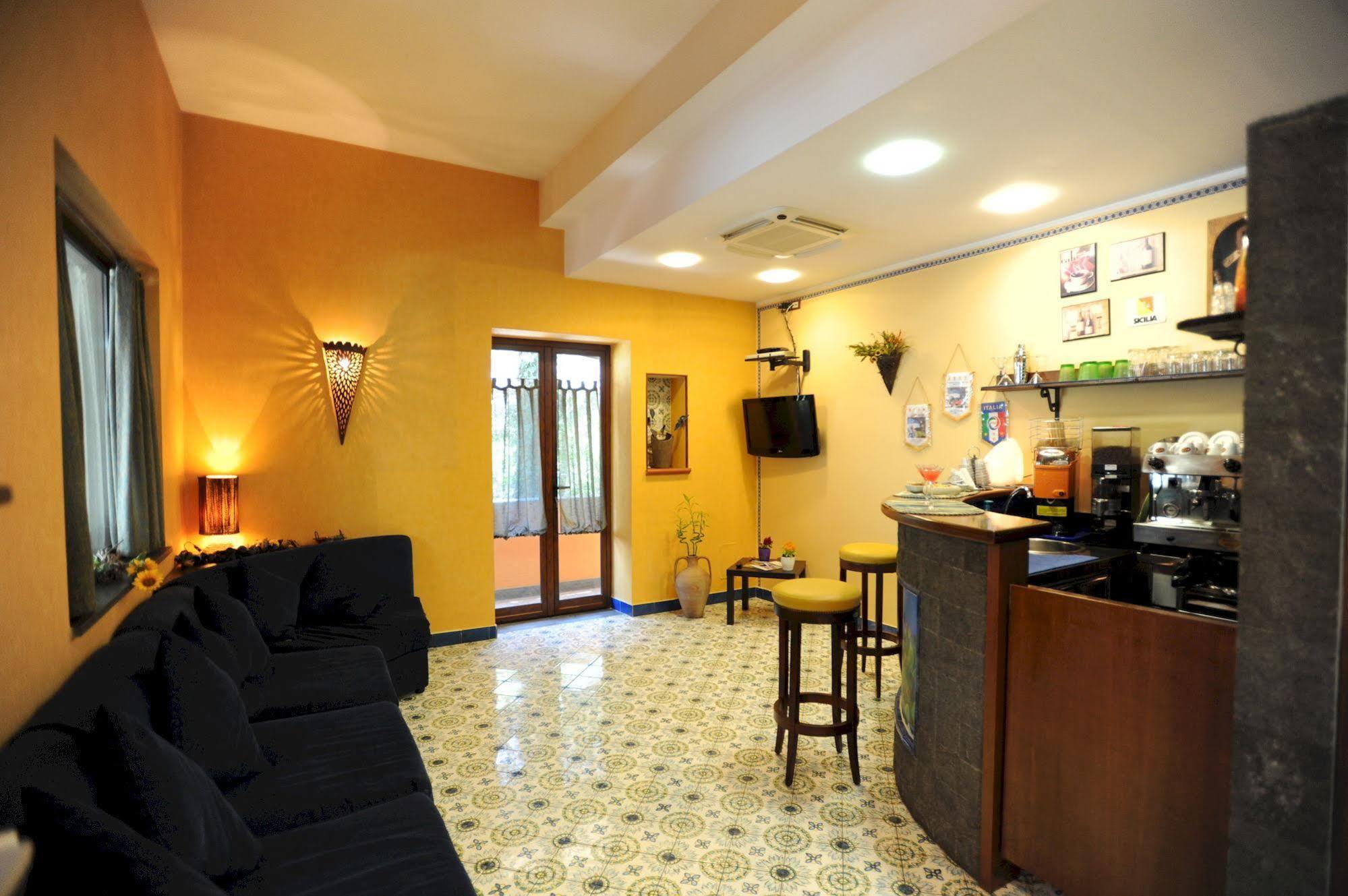 ניקולוסי Hotel Alle Pendici מראה חיצוני תמונה